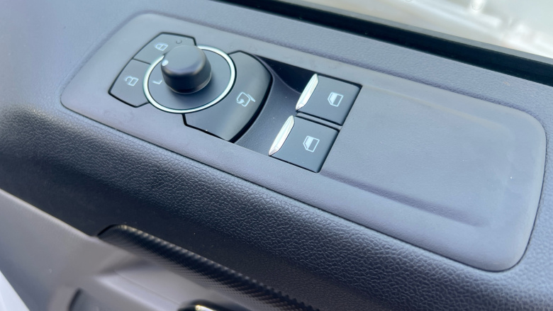 Ford Transit Custom 280 L2 Diesel Fwd 2.0 EcoBlue 136ps H1 Van Limited